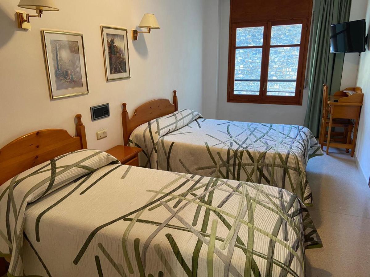 Hotel Puitavaca Ribera de Cardos Luaran gambar